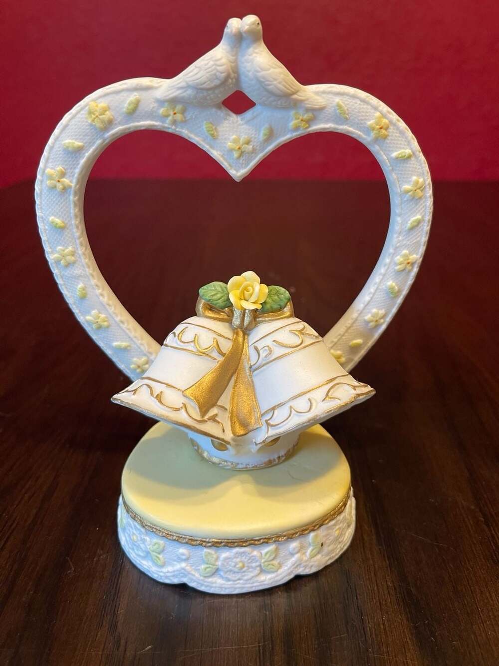 Vntg 1988 Lefton China Wedding Bells and Doves Heart Cake Topper (Model 06576)